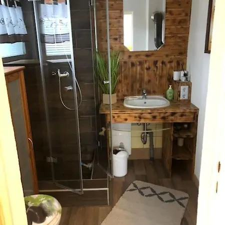 Gemuetlicher Bungalow In Cottbus - Sielow Eksteriør billede